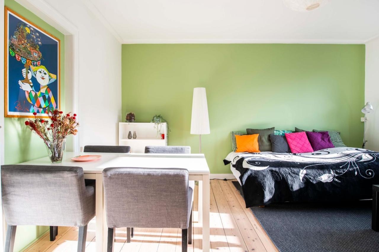 Hyggelig & Lys Lejlighed M.plads Til 4 - Amager Apartment *