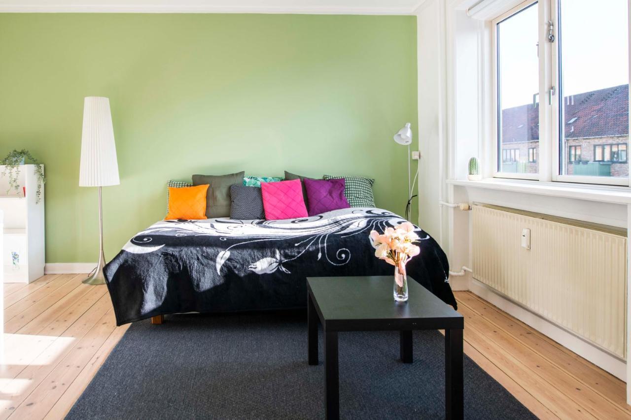 Hyggelig & Lys Lejlighed M.plads Til 4 - Amager Copenhagen