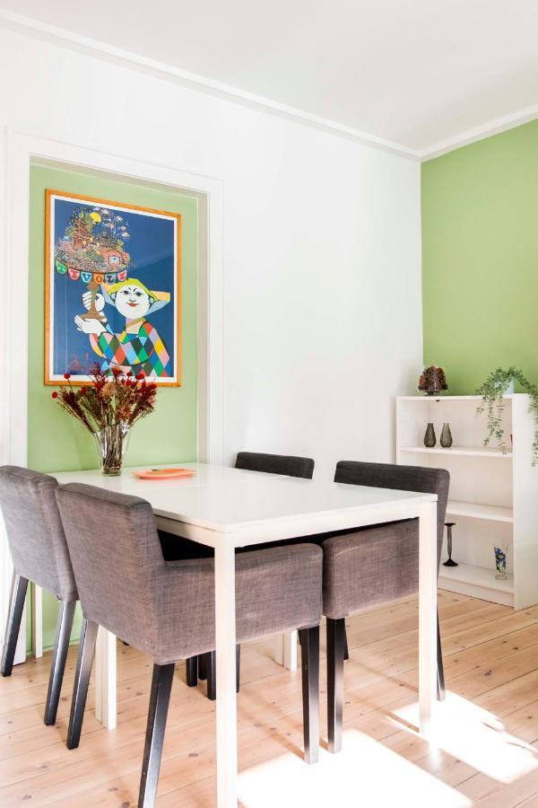 Hyggelig & Lys Lejlighed M.plads Til 4 - Amager Apartment *